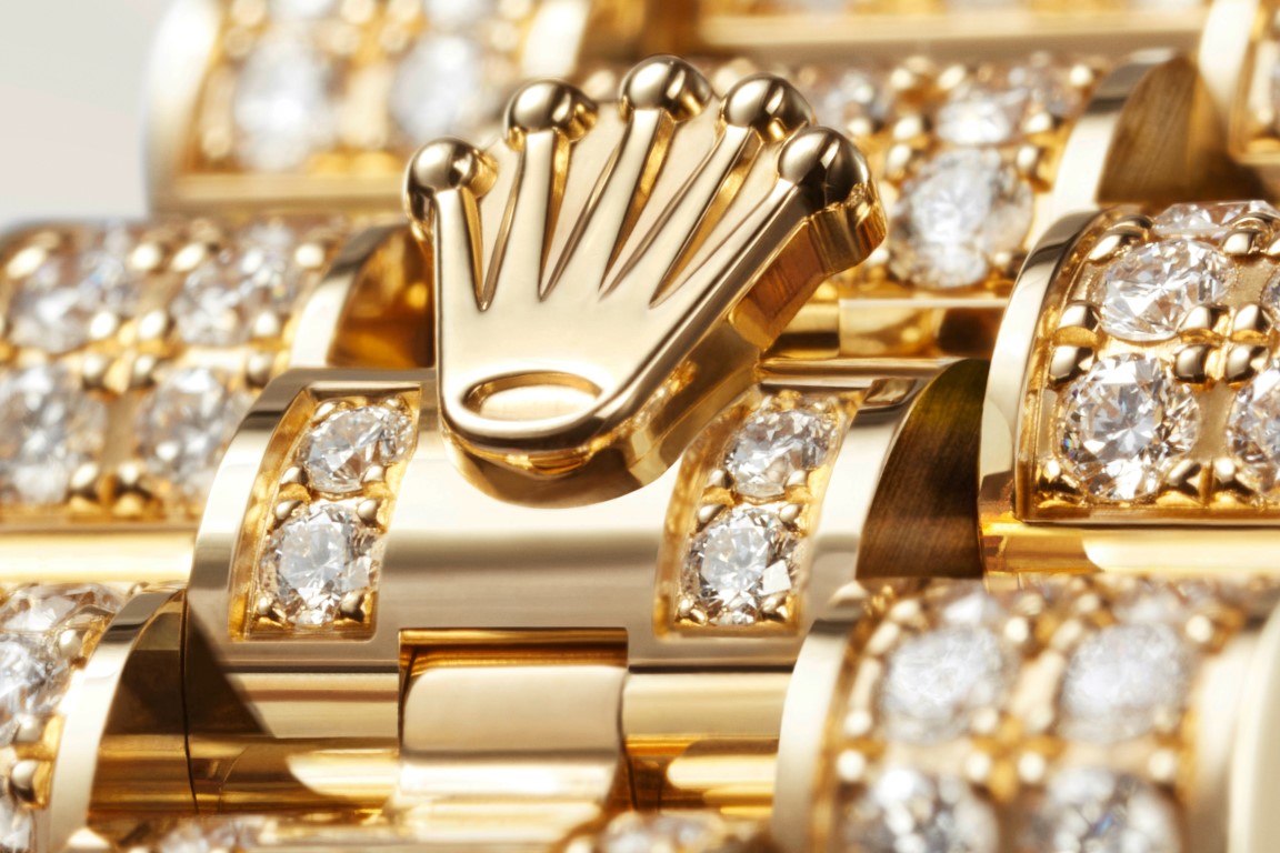 Chất liệu vàng 18ct – chất liệu tốt nhất trong tất cả các hợp kim của vàng được thương hiệu đồng hồ Rolex đã đặc biệt sử dụng