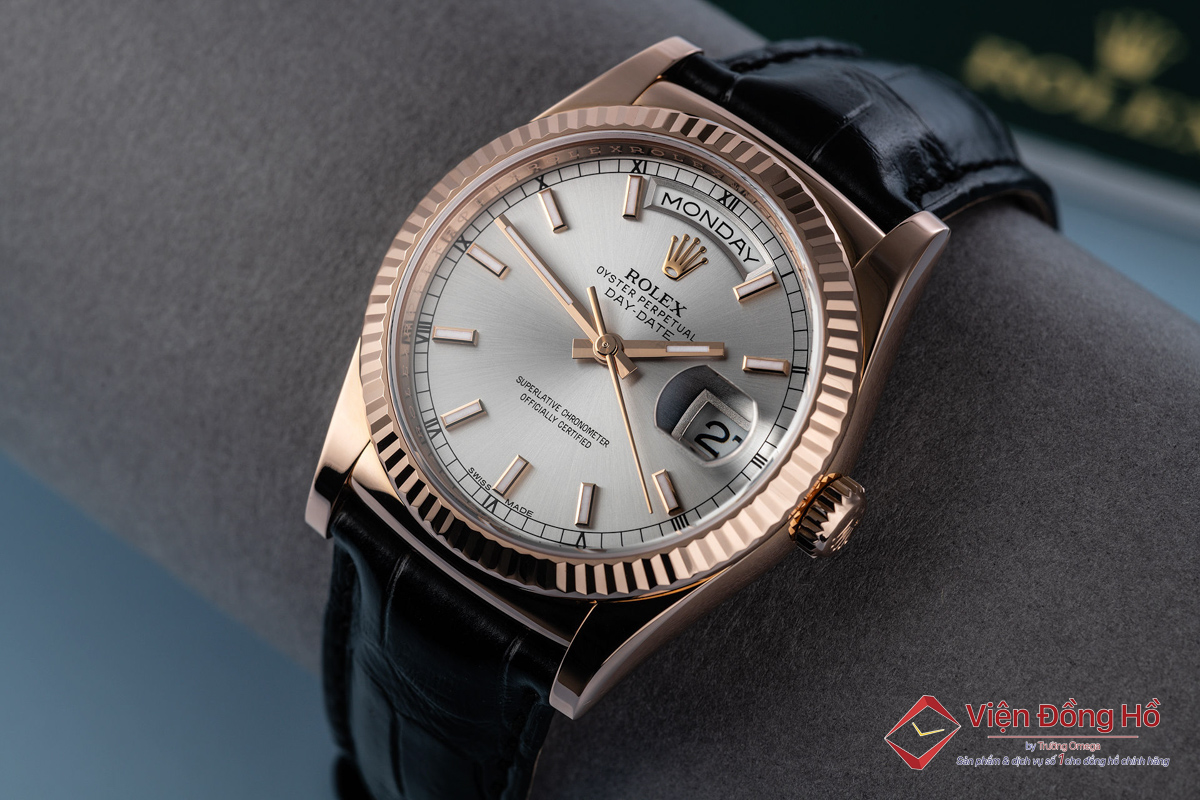 Dây da đồng hồ Rolex thường từ chất liệu da cá sấu cao cấp, quý hiếm nhất