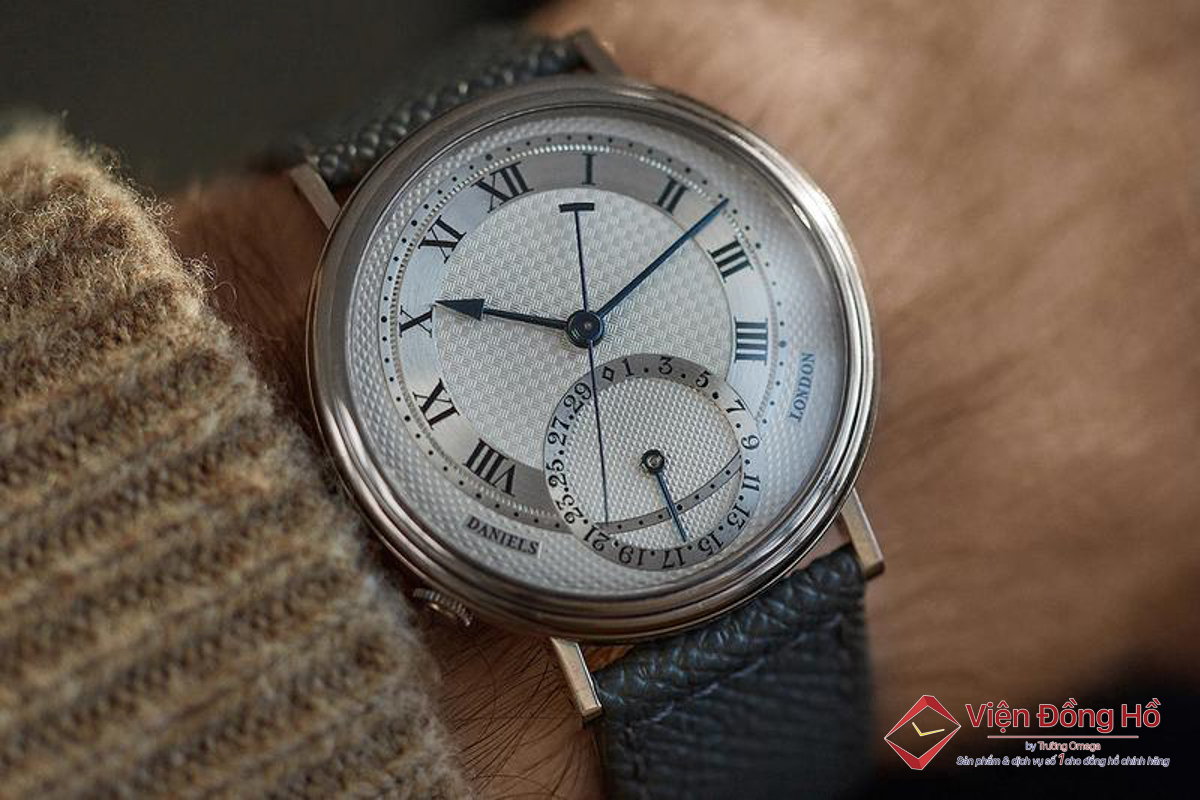 Chiếc đồng hồ George Daniels London Millennium có size 37mm phù hợp cho anh em có cổ tay nhỏ