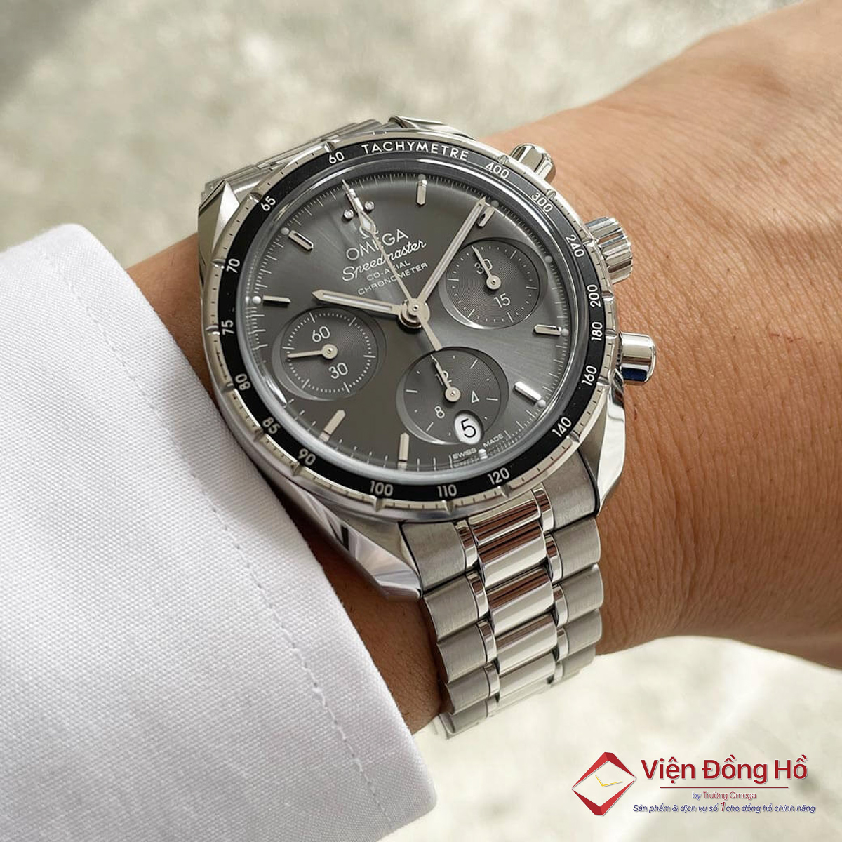 Đồng hồ Omega Trung Quốc bị những nhà sản xuất ở đây “mượn” thiết kế của hãng rồi làm ra những mẫu đồng hồ y hệt về kiểu dáng
