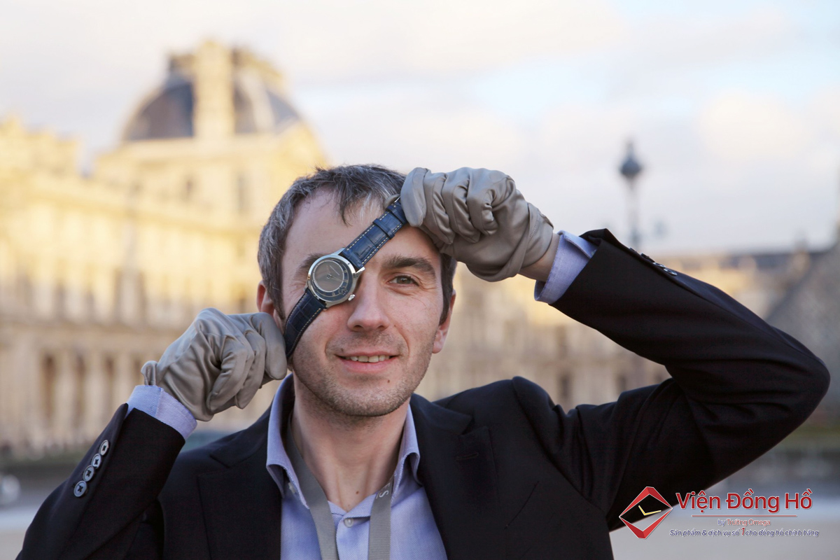 Konstantin Chaykin sinh năm 1975 tại St. Petersburg, Nga