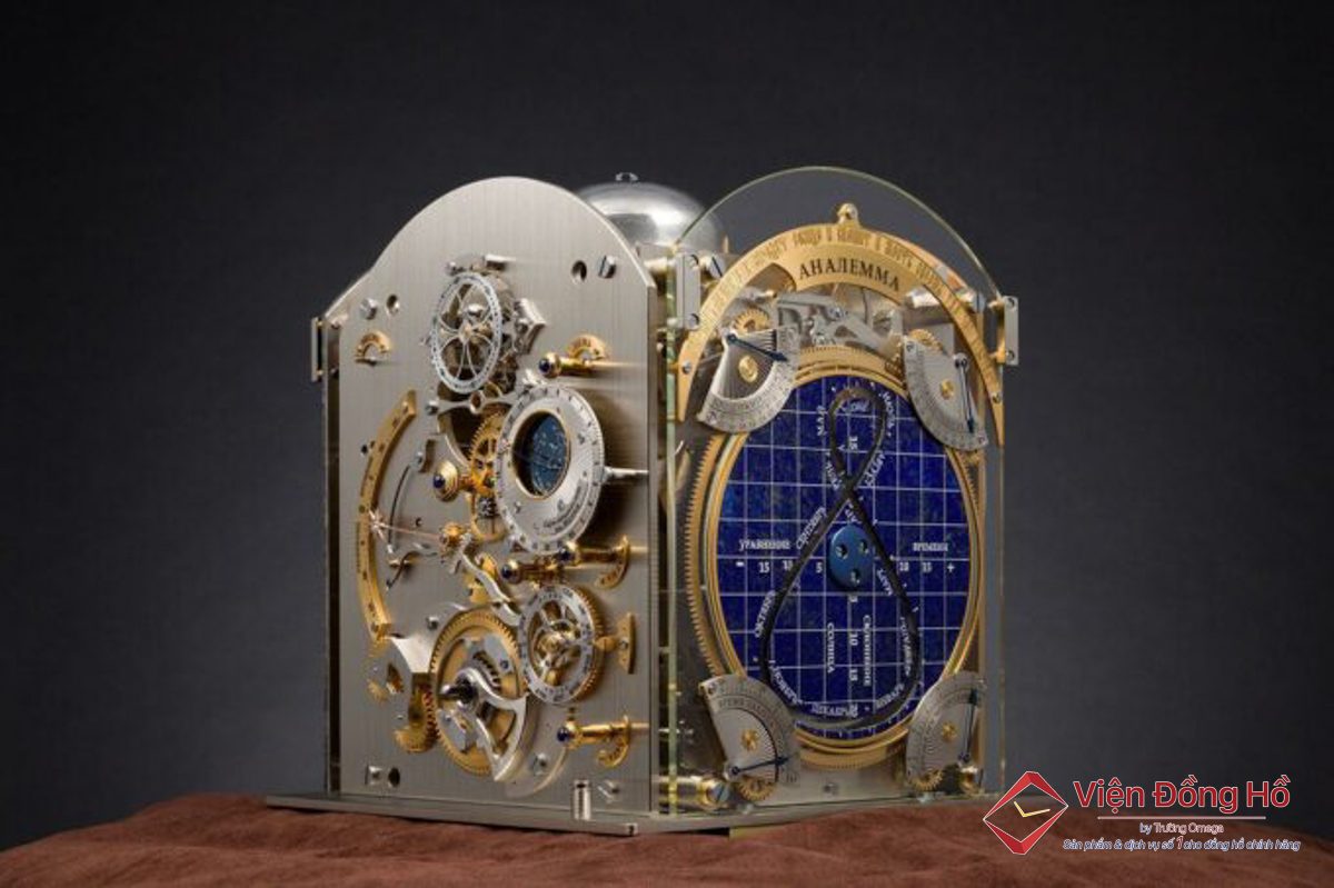 Moscow Comptus Easter được hoàn thiện cực kỳ tỉ mỉ với vẻ ngoài theo cảm hứng kiến trúc truyền thống của Nga