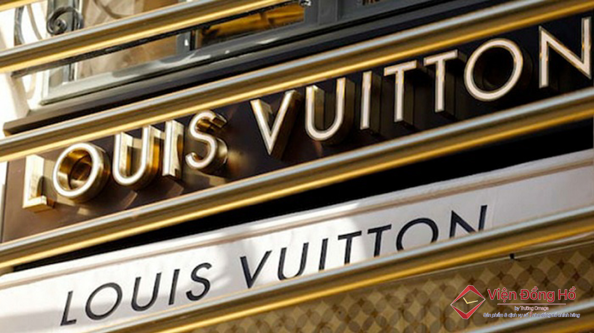 Louis Vuitton đã bắt đầu tham gia vào thị trường đồng hồ và nhanh chóng cho ra mắt những thiết kế nghệ thuật đỉnh cao