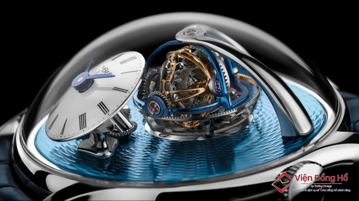 Thomas Prescher đã phát triển tourbillon ba trục đầu tiên cho Thomas Prescher Haute Horlogerie với lực cố định trong hệ thống của đồng hồ