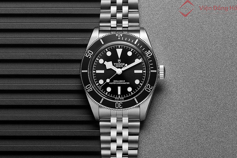 Thu mua đồng hồ Tudor Black Bay cũ giá cao